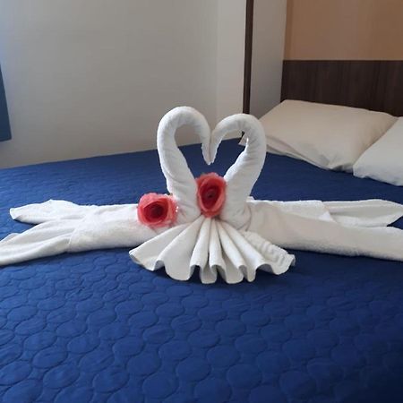 Hostal Urpi-Oklahoma Реус Екстер'єр фото