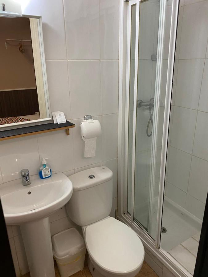 Hostal Urpi-Oklahoma Реус Екстер'єр фото